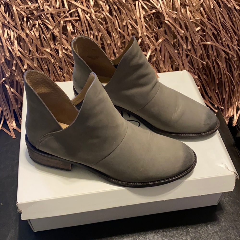 Steve Madden “Wila” Ankle Booties
